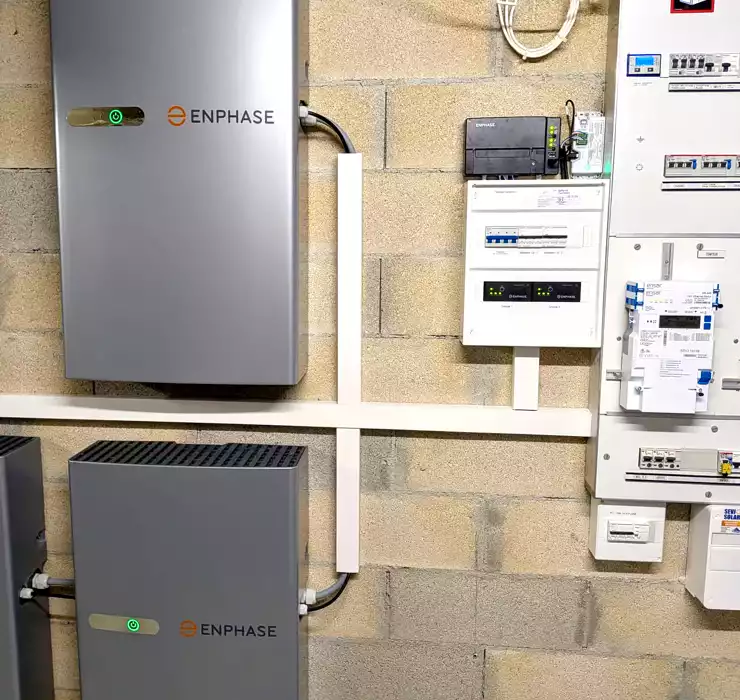 Installation de quatre batteries enphase iq5 à 'Abbaye dans la vallée de joux